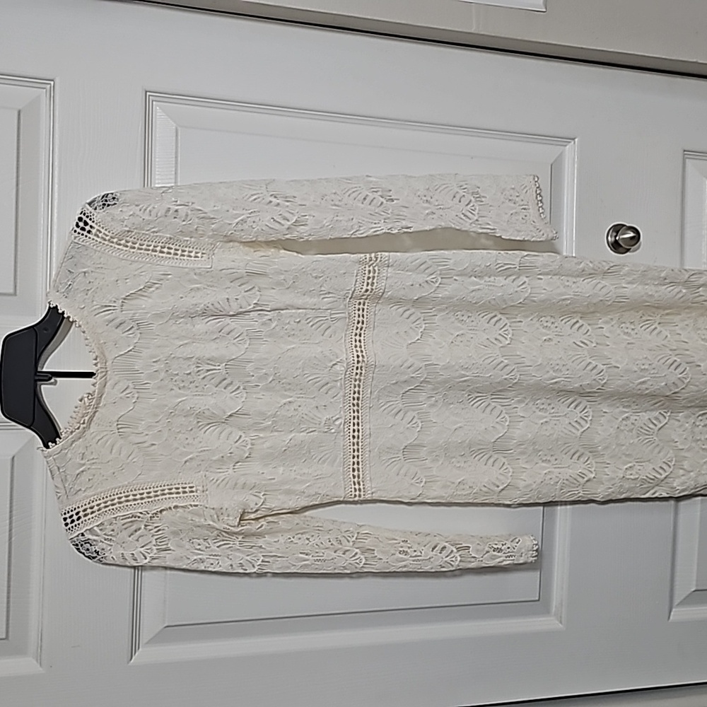 Love by design - Lace Long Sleeve Midi Dress - Size Small